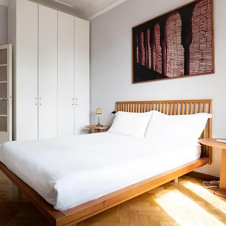 Appartement Bright House Center On Subway Lines 1,2 &3 Milan