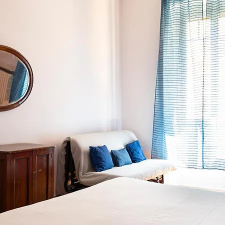 Sunshine-filled On Subway Милан