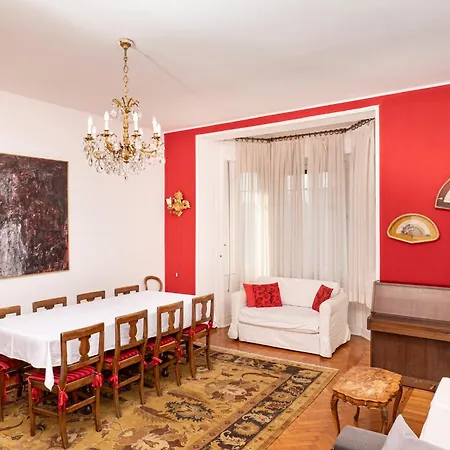 Sunshine-filled On Subway * Милан