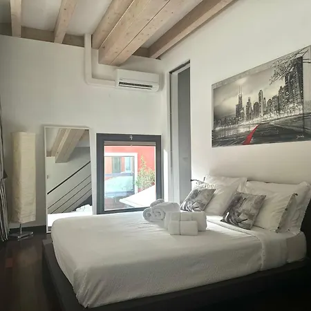 Red Lofty Milano- Loft Moderno Comodo Per Ippodromo, San Siro, Fiere E Politecnico, Parking
