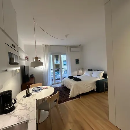 Emotion 716 E Sei A Casa! * Milan