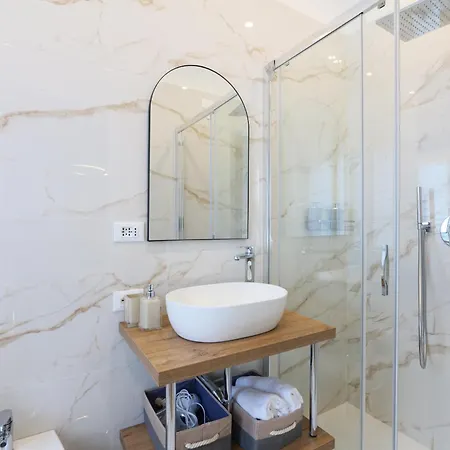 Duomo Luxury Crystal شقة