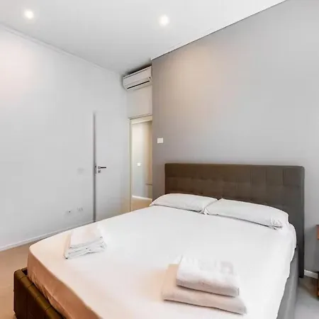 Readhostprofile! Luxury Penthouse Near Duomo Appartement Milan