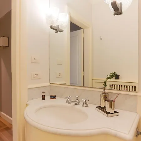 The Rent - Stylish Three-bedroom In The Heart Of No Ac Appartamento