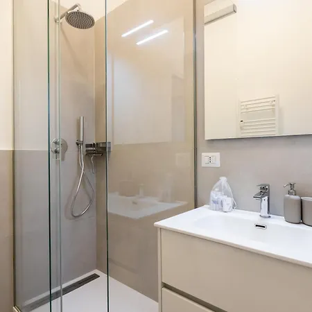 Daire Centrale-duomo 10min - Cozy - Wifi Netflix Milano