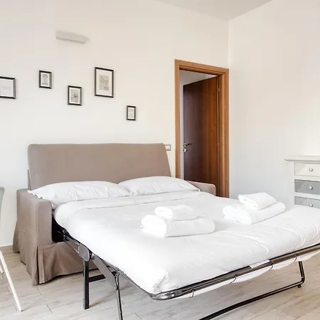 아파트 Bright And Comfortable Flat Solari Area *