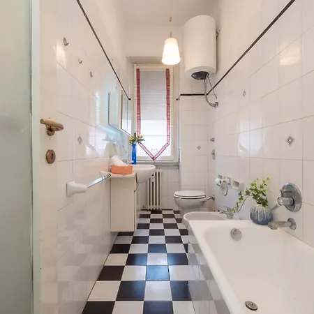 Moscova Dream - Bright And Quiet 5th Floor ميلان