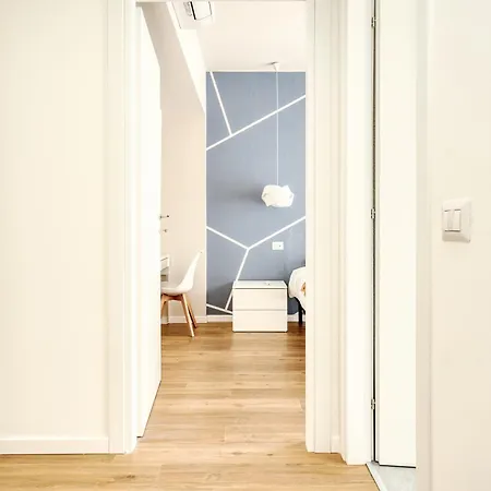 Appartement Hostmate - - Imperia's Prism - Romolo Iulm *