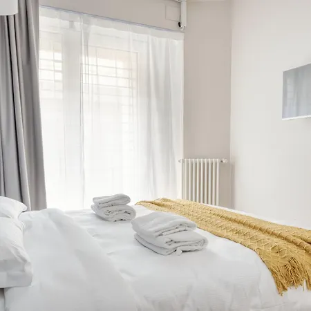 Appartement Hostmate - - Imperia's Prism - Romolo Iulm *