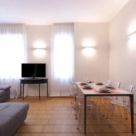 Apartment Court House Elegant