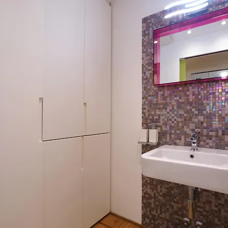 Court House Elegant Apartment