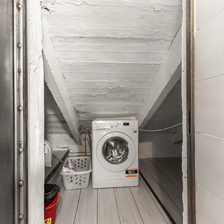 Tortona Metro 200m - Charming Attic - Wifi Apartment