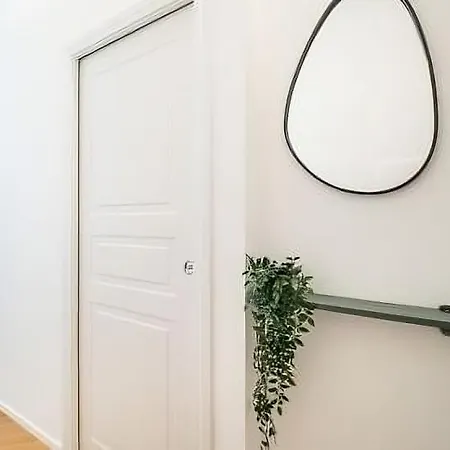 Apple - A 10 Minuti Dal Duomo Di Milano