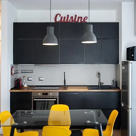 Appartement Large With Private Balcony And Workspace Milan