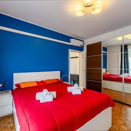 Large With Private Balcony And Workspace Appartement Milaan
