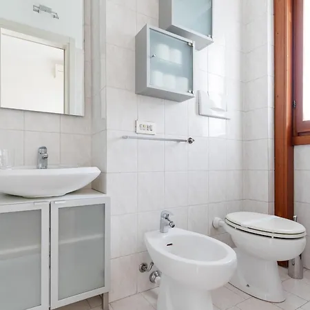 Apartament Vercelli Pagano - Ampio E Luminoso Trilocale