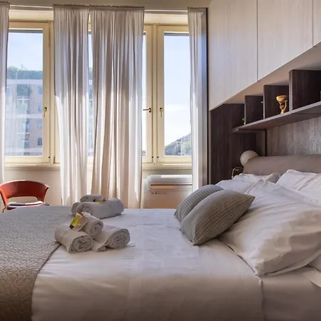 アパート Exclusive In Station - Duomo 5 In Minutes ミラノ