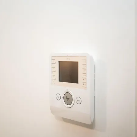 Shortmi Navigli מילאנו