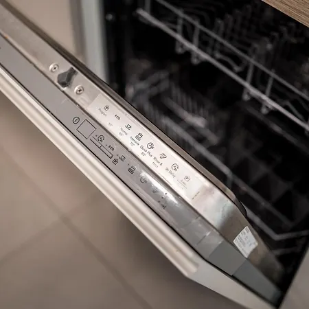 Shortmi Navigli מילאנו