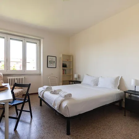 Youhosty - San Siro View Apartment