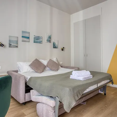 Navigli & Darsena - Lovely Milan