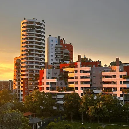 Three 2 Beds, 3rd Bed Available Apartman *