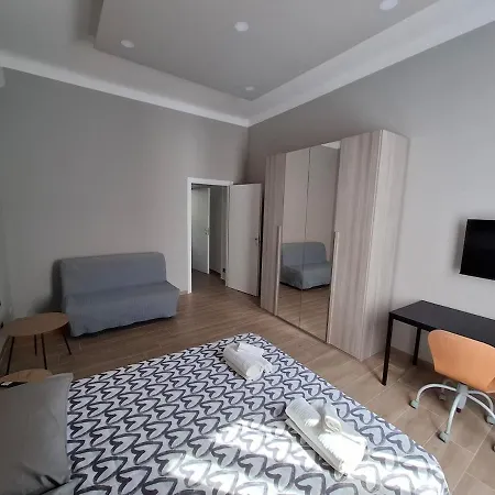 20 Minuti Dal Duomo Therussianflower מילאנו