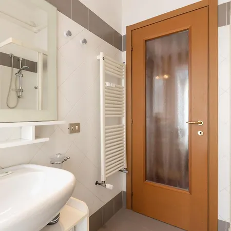 Cozy One Bedroom Via Volta - Mirable Pm Appartement *