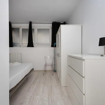 Spacious 70 Mq Self Check-in ,free Parking, San Siro * Милан