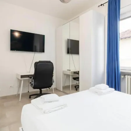 I-host Design - Carlo Adda 29 Milaan
