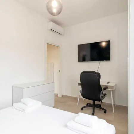 I-host Design - Carlo Adda 29 Appartement *