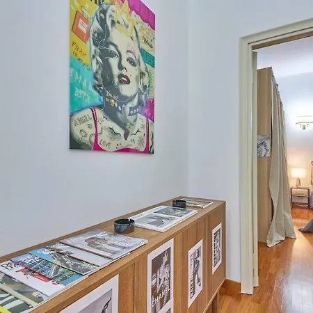 Lägenhet Eleganza E Design In Pieno Centro, 10min Dal Duomo