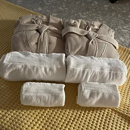 Charming At The Columns Of San Lorenzo * Mediolan