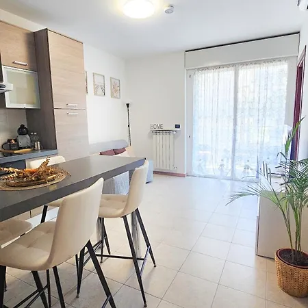 Skyline Milano-terrazza E Box Auto Esclusivo Milánó