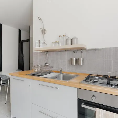 Melchiorre Trilocale D Epoca Ampio E Luminoso Milano