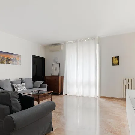 Melchiorre Trilocale D Epoca Ampio E Luminoso *