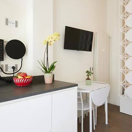 The Porthole - Rifugio Chic E Porta Venezia Apartment *