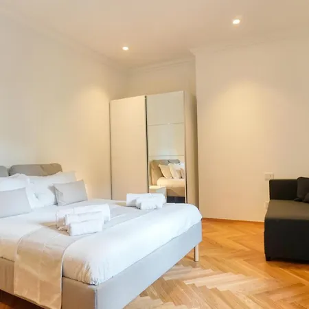 Cadorna Prestigious - Modern Architecture In Front Of The Station *