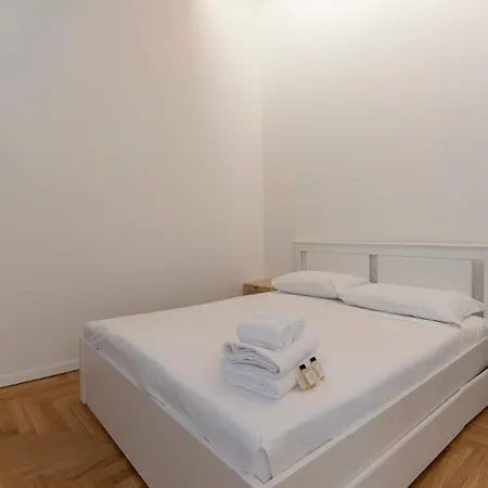 Xenia - In Corso San Gottardo A