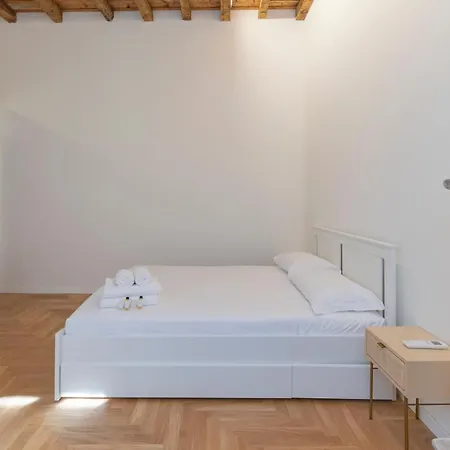 Xenia - In Corso San Gottardo A Апартаменты *