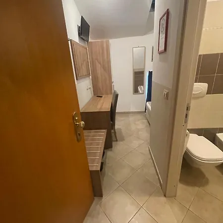 Montecarlo מלון 3*