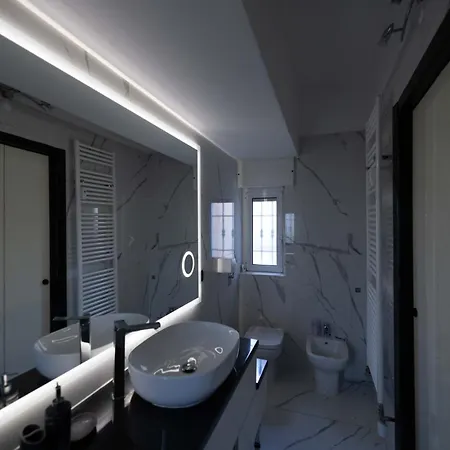 Spazioso Con Terrazzo Navigli,bocconi דירה מילאנו