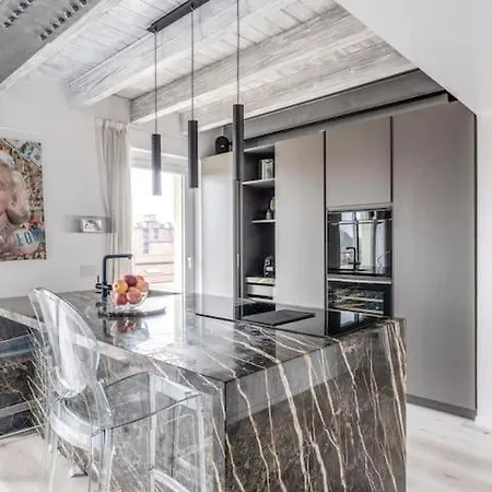 Апартаменты Readmyhostprofile! Luxury 4 Bedroom Penthouse Near Duomo