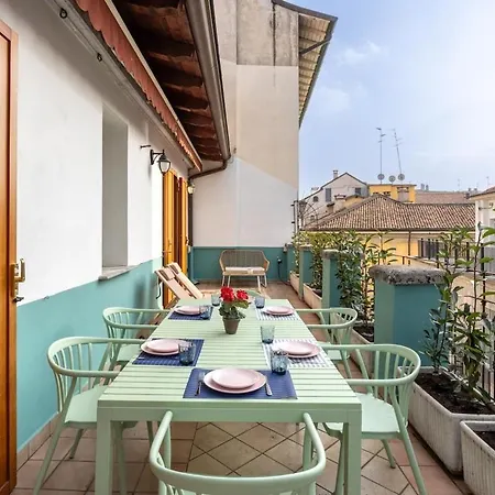 Duomo Milan-attic With Terrace-netflix And Wifi Apartmán *