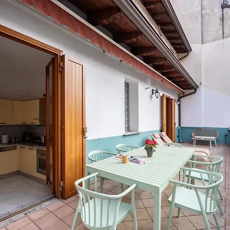 Duomo Milan-attic With Terrace-netflix And Wifi Apartmán *