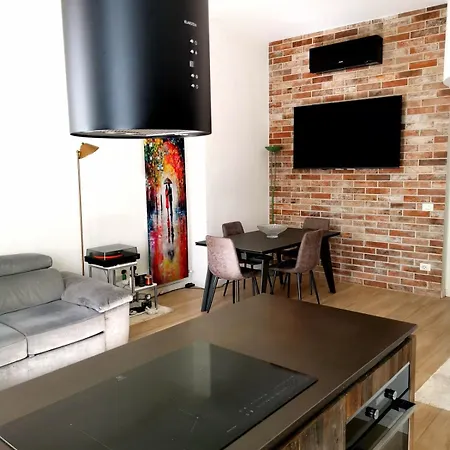 30 Meters From The Lambrate M2 Citta Studi Metro Station *