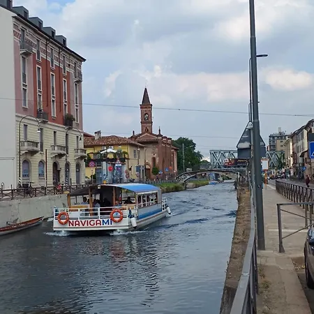 Little House Naviglio Grande Διαμέρισμα *