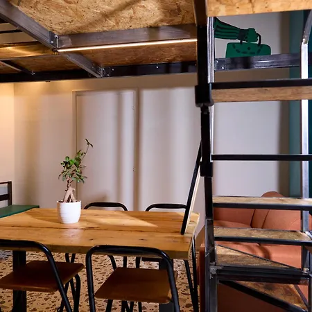 Madama & Bistrot Hostel *