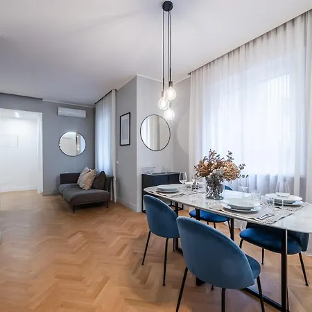 Elegant And Spacious Luxury In Bullona