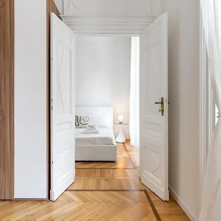 Apartment Moscova Luxury Retreat *